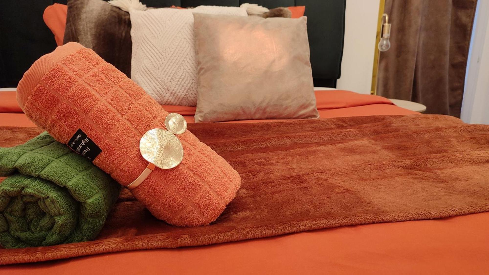 Appartement Escal'home Design Au Pied De L'aeroport, Parkings Blagnac