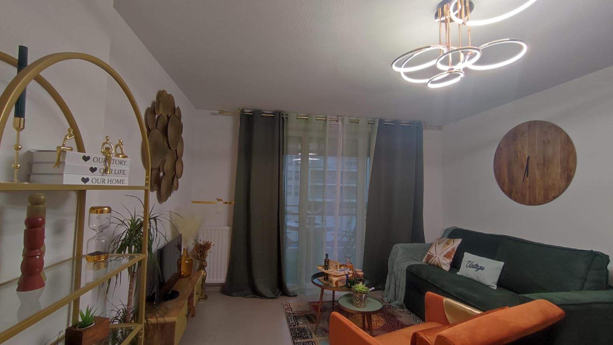 Appartement Escal'home Design Au Pied De L'aeroport, Parkings *