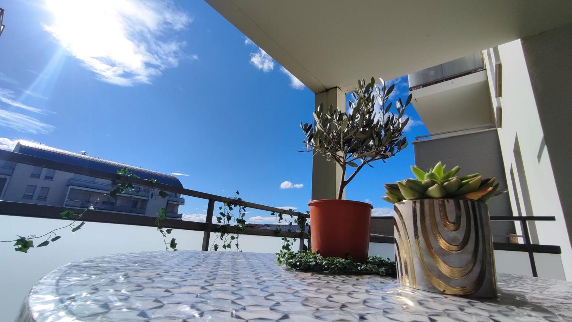 Escal'home Design Au Pied De L'aeroport, Parkings Appartement