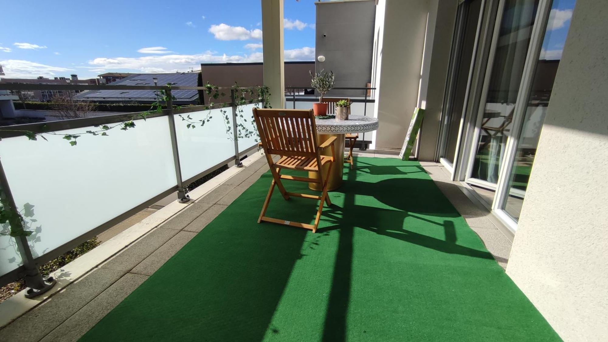 Appartement Escal'home Design Au Pied De L'aeroport, Parkings Blagnac
