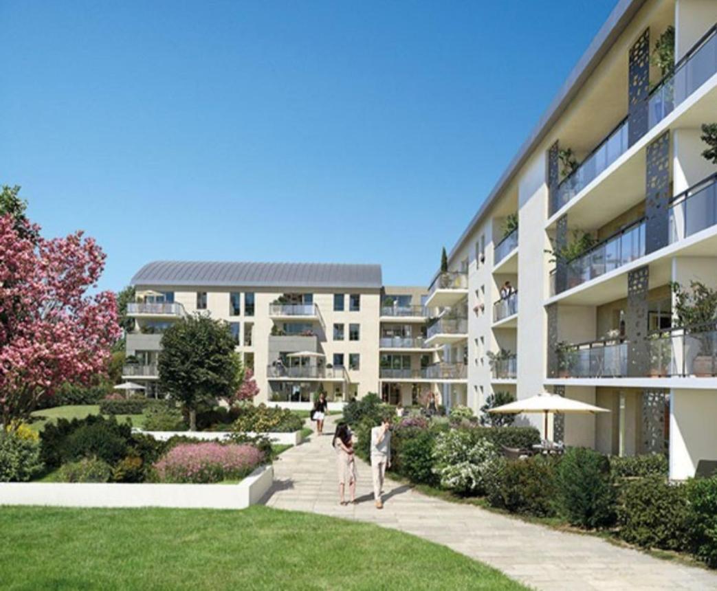 Escal'home Design Au Pied De L'aeroport, Parkings Blagnac